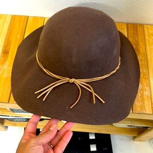 D&Y 100% Wool Hat